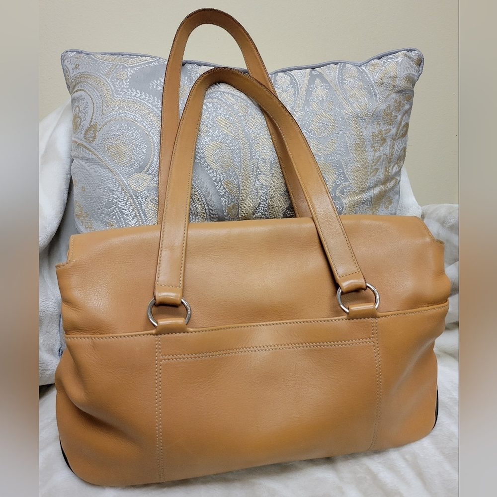SALVATORE FERRAGAMO NICCIOLA CALF LEATHER SHOULDER BAG - Picture 2 of 16
